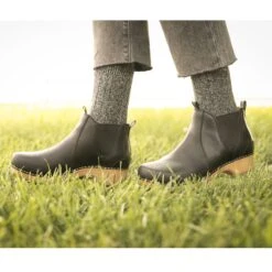 Dansko Becka Black Oiled Pull Up -Hot Sale Shoe Store Barnes PDP Becka black onfoot